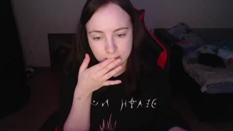 Laralianna online show from December 15, 6:35 pm