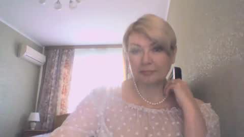 laramrs online show from May 9, 4:31 pm