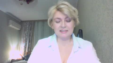 laramrs online show from January 15, 5:19 pm