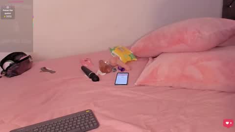 Lara Murphy online show from March 18, 1:21 am