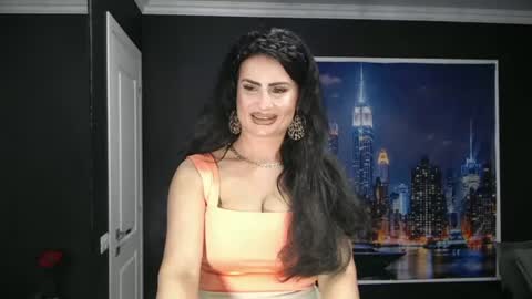 laras_moans online show from June 15, 8:14 am