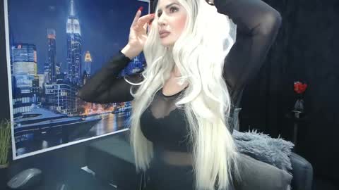 laras_moans online show from January 24, 9:28 am