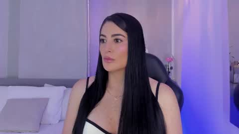 Laura online show from June 15, 9:48 pm