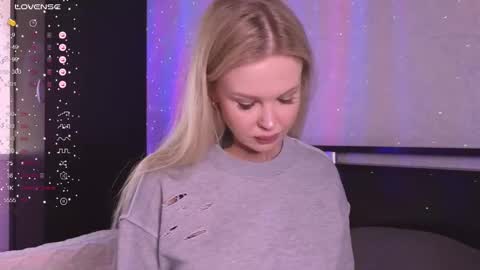 Snapshot of larine_morgan chatting on February 25, 7:09 am LarineGMT7 UTC6 online show from February 25, 7:09 am