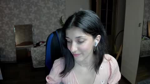 Snapshot of larisadevries chatting on October 9, 8:24 pm Larisa online show from October 9, 8:24 pm