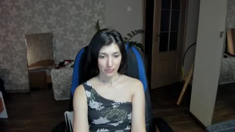 Snapshot of larisadevries chatting on October 12, 9:06 pm Larisa online show from October 12, 9:06 pm