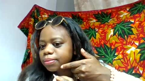 larissa645771 online show from July 28, 12:48 pm