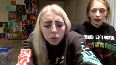 Roxy blue online show from February 22, 5:52 am