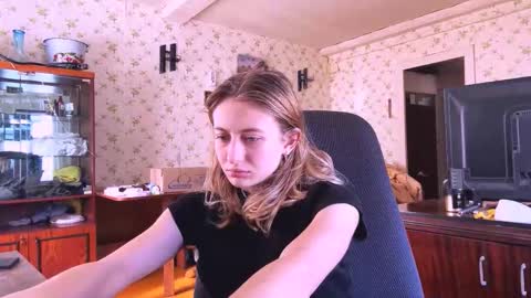 Amelia online show from March 15, 9:33 am