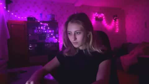 Amelia online show from March 13, 4:30 pm