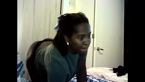 latina033 online show from March 16, 1:19 am