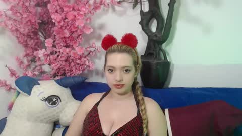 latinqueen2020 online show from January 10, 3:00 am