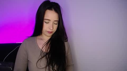 lau_24 online show from December 19, 1:10 am