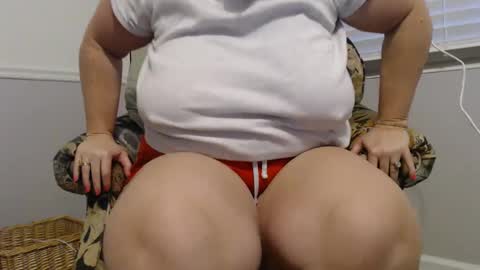 Snapshot of laulauma chatting on February 11, 12:47 pm LauLauMa online show from February 11, 12:47 pm