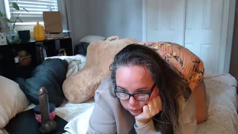 Snapshot of laulauma chatting on October 29, 3:36 pm LauLauMa online show from October 29, 3:36 pm