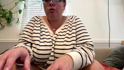 Snapshot of laulauma chatting on January 10, 4:30 pm LauLauMa online show from January 10, 4:30 pm