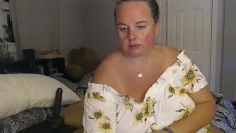 Snapshot of laulauma chatting on October 7, 12:04 am LauLauMa online show from October 7, 12:04 am