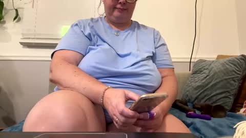 Snapshot of laulauma chatting on January 20, 4:21 am LauLauMa online show from January 20, 4:21 am