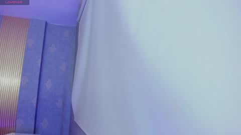 laulin_tay online show from June 8, 3:18 am