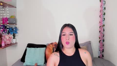 laura1__ online show from February 8, 11:07 pm