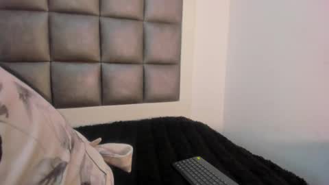 Snapshot of laura__js_ chatting on September 20, 2:26 pm laura__js_ online show from September 20, 2:26 pm