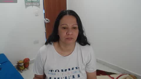 laura_foxx2379 online show from February 4, 3:37 pm