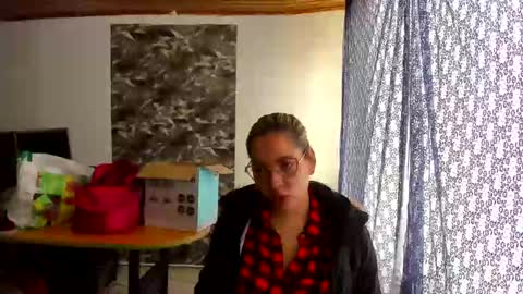 LARA online show from December 19, 4:57 pm