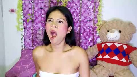 laura_rey_26 online show from April 16, 12:33 am