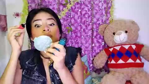 laura_rey_26 online show from April 17, 5:20 am