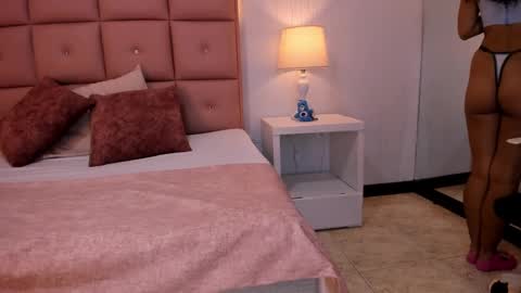 Snapshot of laura_smith33 chatting on March 8, 2:38 pm laura online show from March 8, 2:38 pm