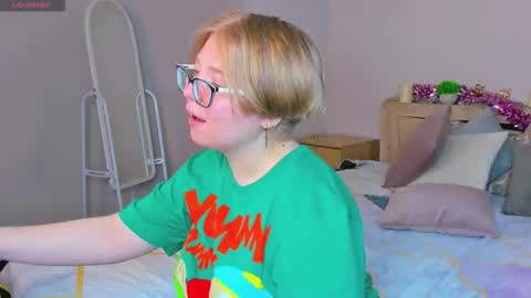 Laura online show from March 13, 7:53 am