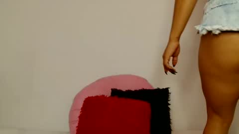 lauracb          online show from June 6, 12:44 pm