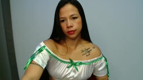 lauracb          online show from April 16, 4:57 am