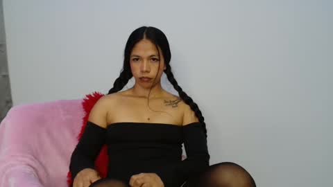 lauracb          online show from October 21, 6:39 am