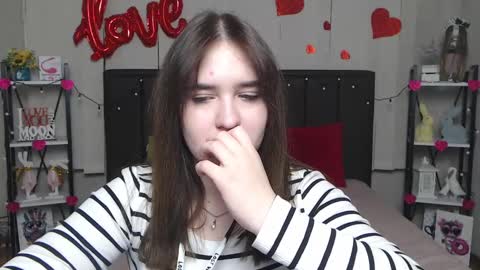 LauraHlot online show from March 8, 4:48 pm