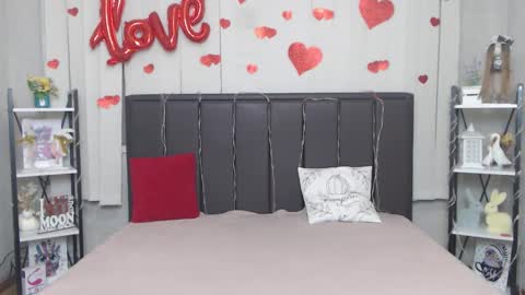 LauraHlot online show from February 22, 6:25 am