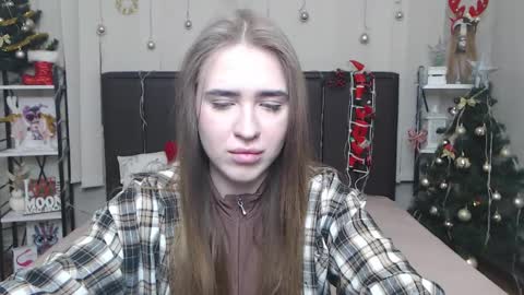 LauraHlot online show from January 10, 6:45 pm