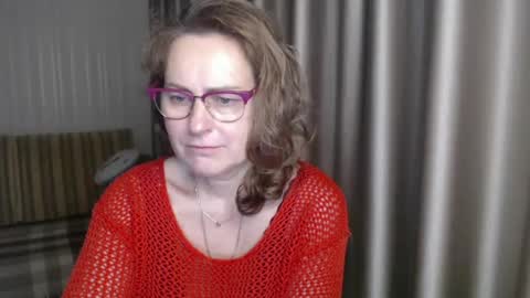 Snapshot of lauraoven1 chatting on January 10, 7:00 pm Lauraoven1 online show from January 10, 7:00 pm