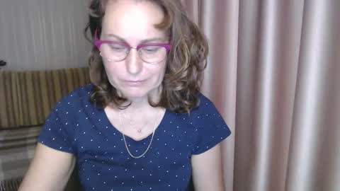 Snapshot of lauraoven1 chatting on December 21, 9:01 am Lauraoven1 online show from December 21, 9:01 am