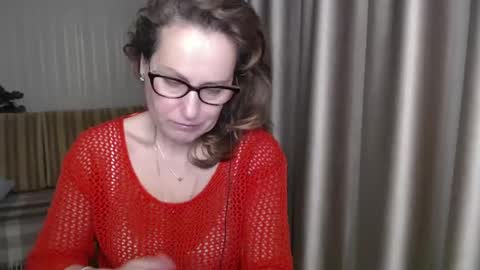 Snapshot of lauraoven1 chatting on January 23, 7:00 am Lauraoven1 online show from January 23, 7:00 am