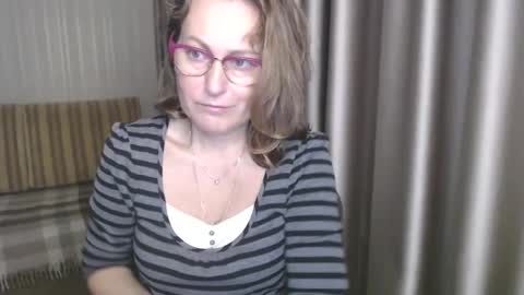 Snapshot of lauraoven1 chatting on December 26, 7:03 am Lauraoven1 online show from December 26, 7:03 am