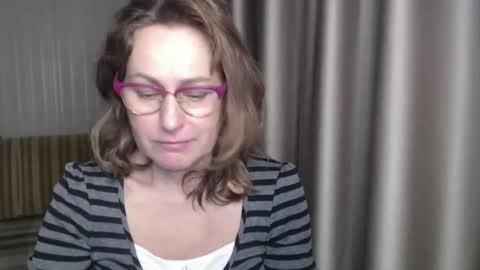 Snapshot of lauraoven1 chatting on December 24, 12:55 pm Lauraoven1 online show from December 24, 12:55 pm