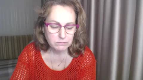 Snapshot of lauraoven1 chatting on January 11, 9:26 am Lauraoven1 online show from January 11, 9:26 am