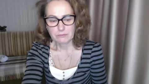Snapshot of lauraoven1 chatting on February 12, 7:13 am Lauraoven1 online show from February 12, 7:13 am