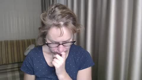 Snapshot of lauraoven1 chatting on January 16, 5:44 pm Lauraoven1 online show from January 16, 5:44 pm