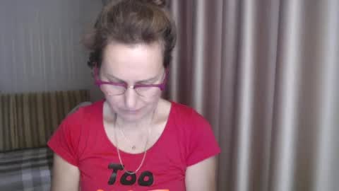 Snapshot of lauraoven1 chatting on January 12, 8:57 am Lauraoven1 online show from January 12, 8:57 am
