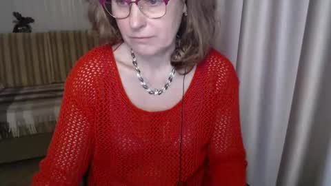 Snapshot of lauraoven1 chatting on March 9, 9:02 am Lauraoven1 online show from March 9, 9:02 am