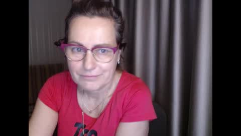 Snapshot of lauraoven1 chatting on January 11, 7:27 pm Lauraoven1 online show from January 11, 7:27 pm