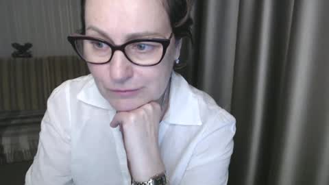 Snapshot of lauraoven1 chatting on March 7, 6:11 pm Lauraoven1 online show from March 7, 6:11 pm