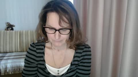 Snapshot of lauraoven1 chatting on February 21, 8:50 am Lauraoven1 online show from February 21, 8:50 am